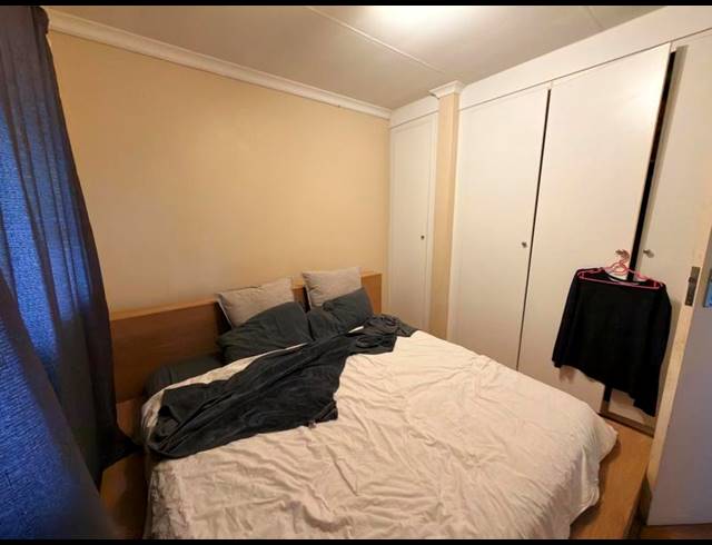 1 BEDROOM APARTMENT FOR SALE IN HALFWAY HOUSE